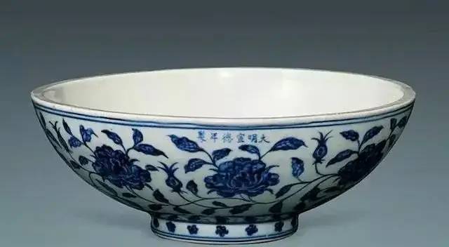 明代官窑瓷即是一部明代青花瓷的发展史