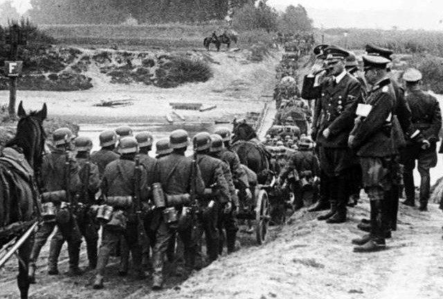 德国入侵波兰,苏联为什么犹豫"背后一刀"? 立牌坊借口
