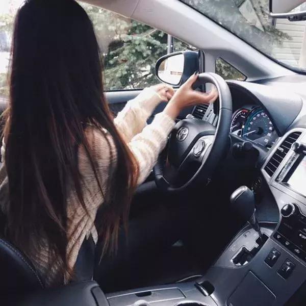 为什么很多女司机拿了驾照却很少开车?除了车技,还有这些原因