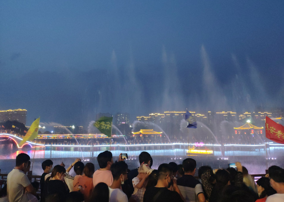 这么美的夜景,让泰安很难低调