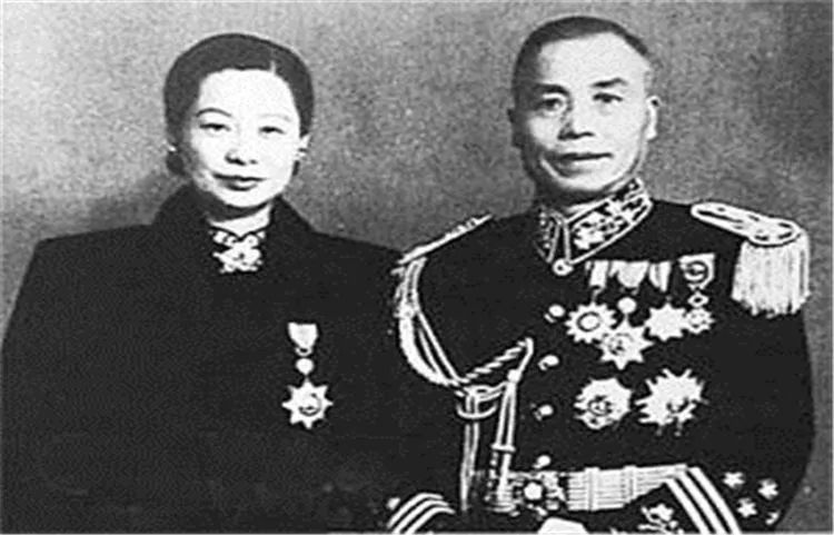 20岁的李宗仁,在父母安排下与同村的李秀文结婚.