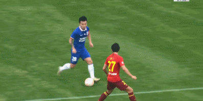 gif:曹赟定突破造乌龙var判定进球有效,申花2-1领先