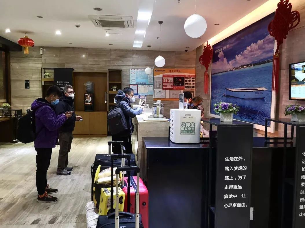 逆行四十日，香港摄记的武汉故事