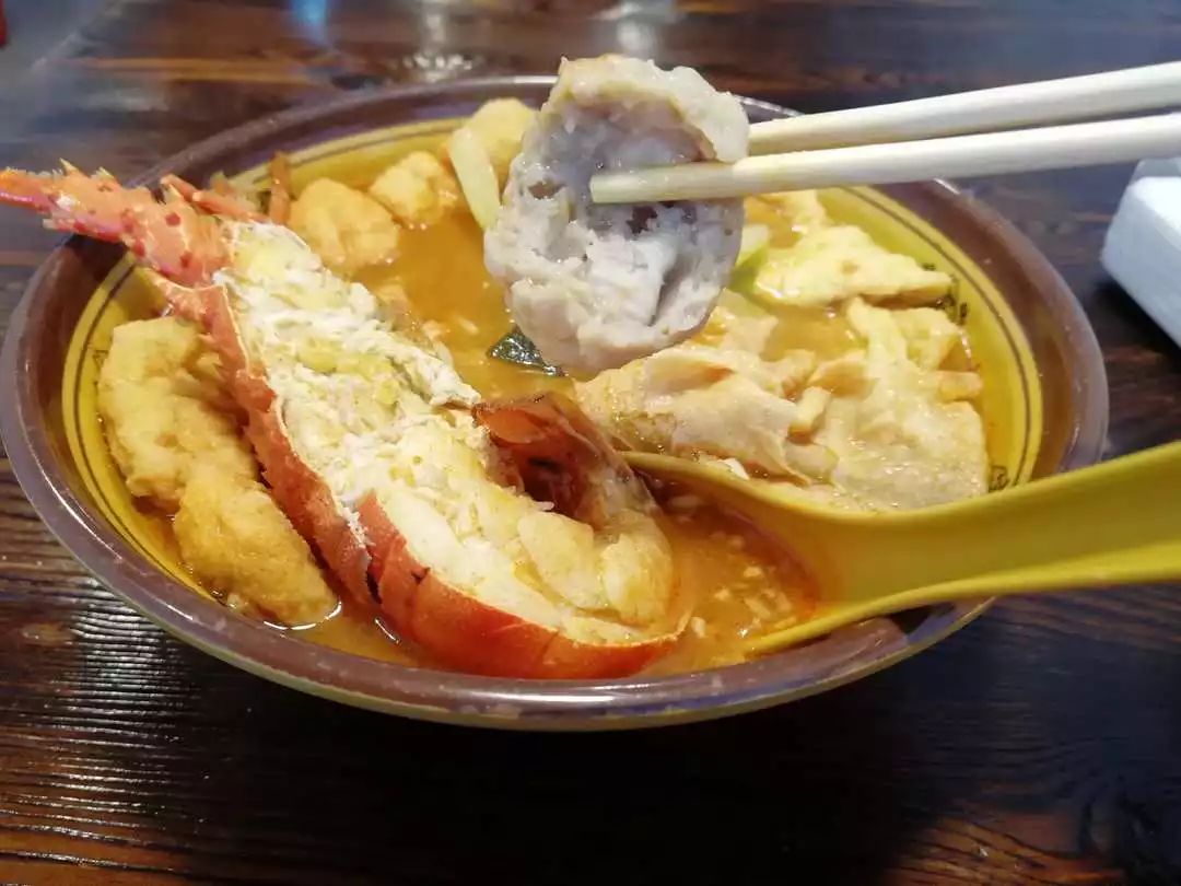 泉州重磅海鲜沙茶面,吃的就是海边人的豪气