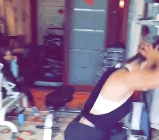 丁字裤外穿,51岁辣翻超级碗,这操作也太性感了