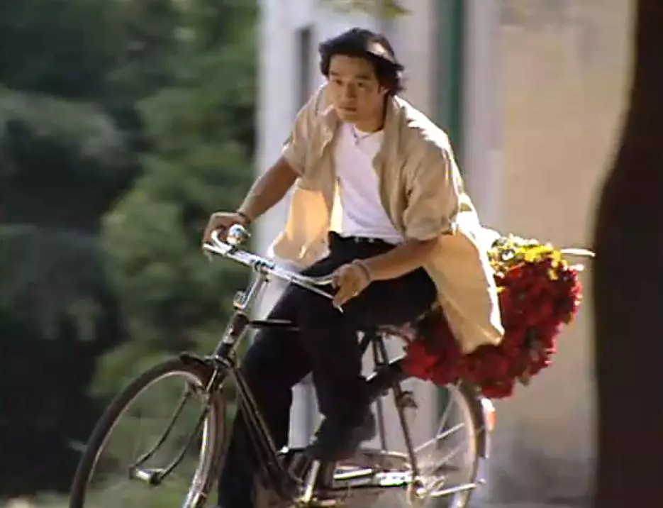 真正的时髦男女,活在30年前的国产剧里