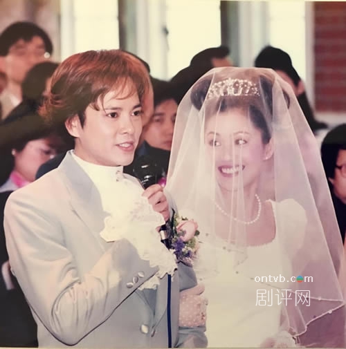 梁小冰与陈嘉辉结婚20周年晒结婚相 拍剧结缘相爱至今
