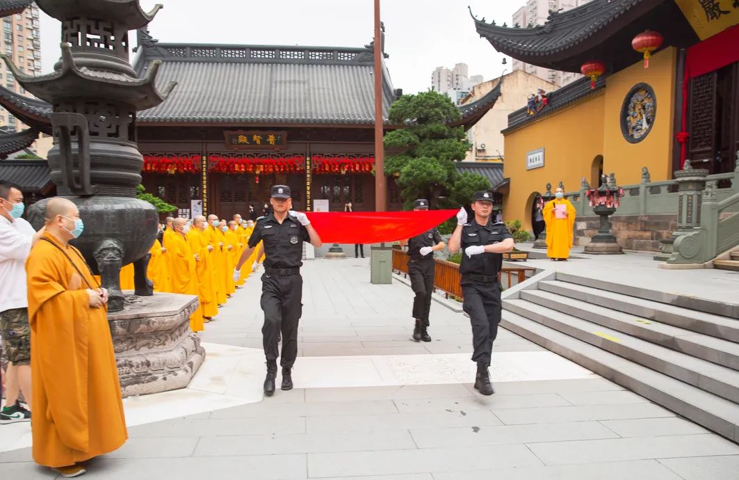 玉佛禅寺恢复开放首日丨普门大开佛日增辉,防控有序礼佛吉祥