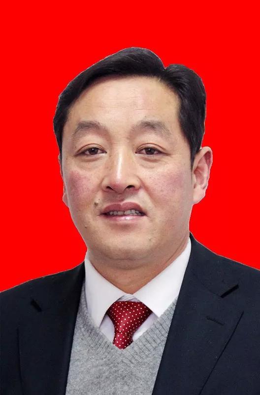 出生地甘肃西和,中央党校大学学历,现任西和县发展和改革局党组书记