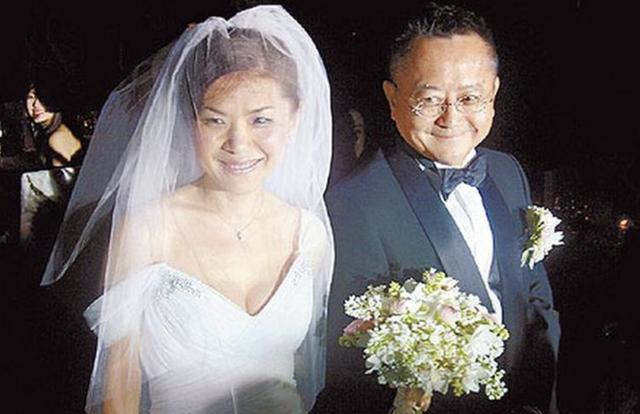 53岁张清芳主动公开离婚结束15年失自由婚姻丈夫送豪宅也难挽回