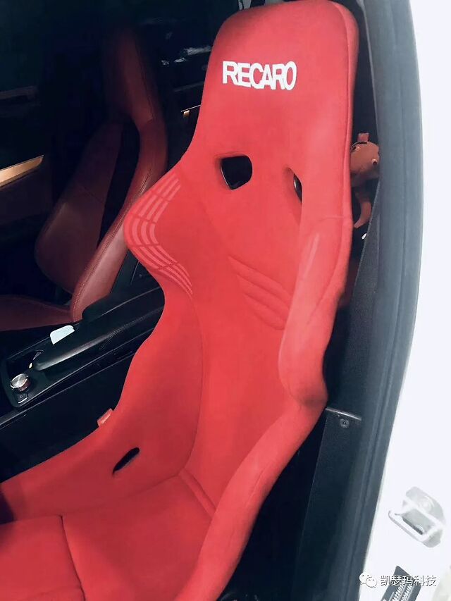 产地:日本 材料:丝绒 价格:13200元(fia认证) 款式:recaro pole