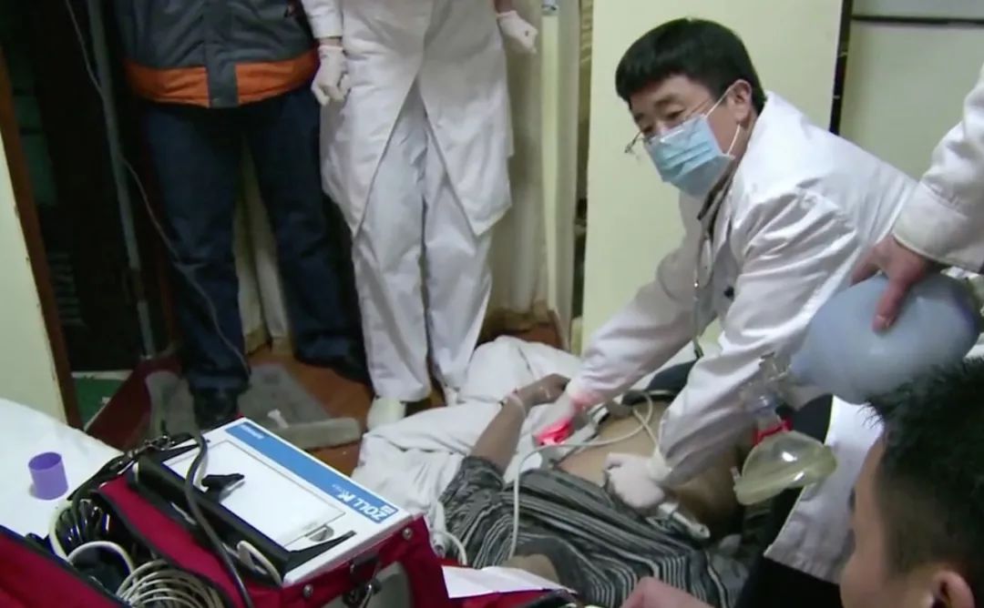 深夜的医院急诊科，是人间最真实的样子