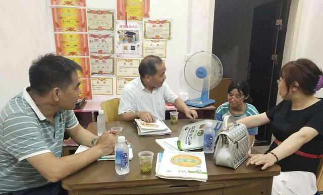 湖北海报|红安四中再次组织"疫情期间送温暖"家访活动