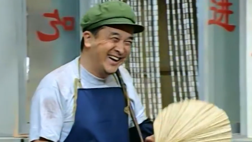 爆笑:黄大锤卖鸭梨,一个商标贴一个虫眼,大妈气的扭头走人