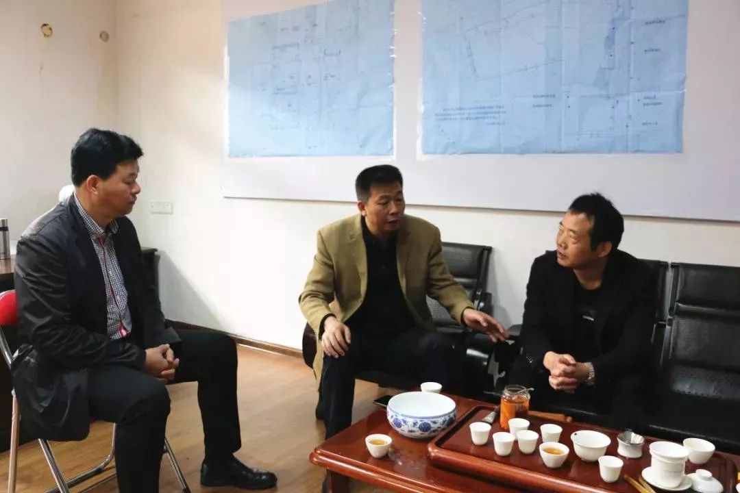 东肖片区:一名党员一面旗帜 党员带头签约 助力征迁工作