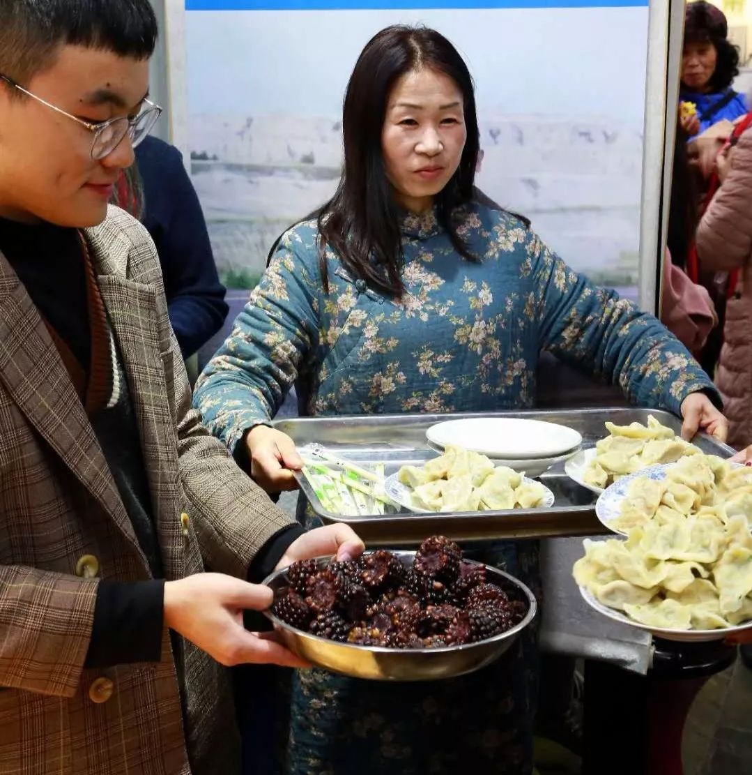 1,2019年度徐州24小时城市书房优秀志愿者 许亚平,伊尹,赵敏,夏海燕