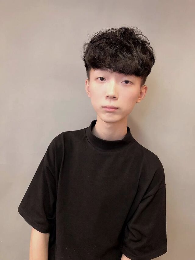 男士"复古锅盖头"发型,剪完帅度up,瞬间小十岁