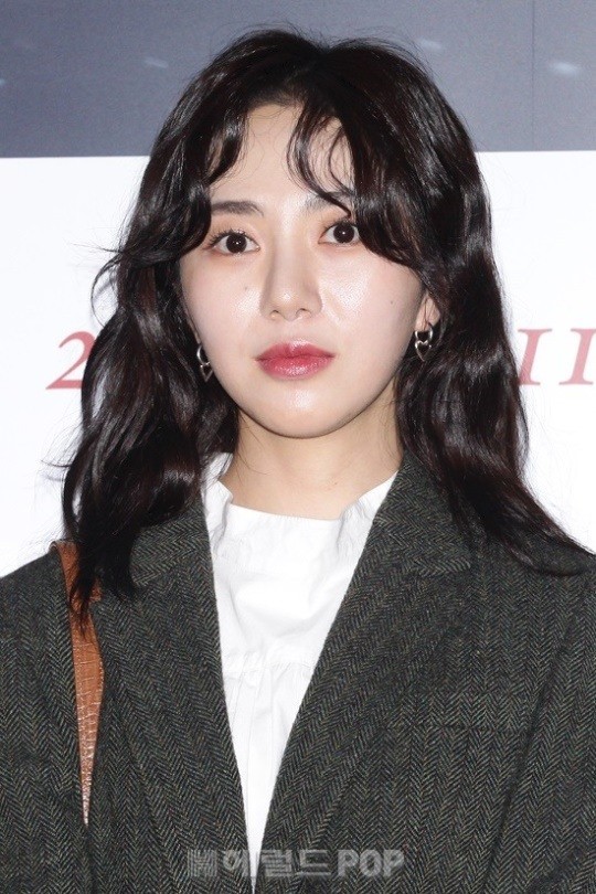 aoa出身权珉娥公开恶评dm"最近我也很累…请不要这样"