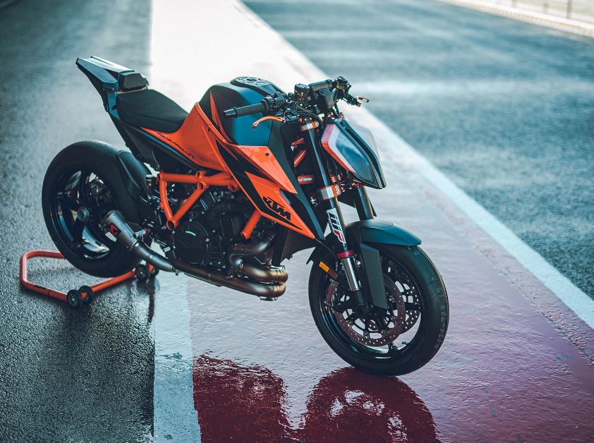 ktm 1290 super duke r 2020 外媒评测