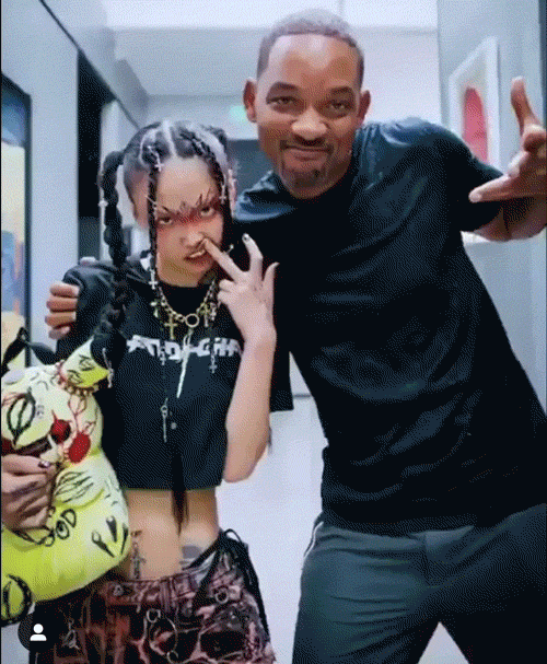 出现在全员老潮人的a$ap mob的crew里.
