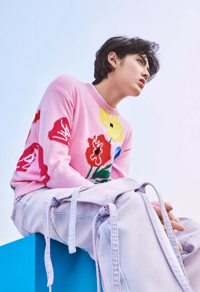 吴亦凡带你一同走进louis vuitton 2020春夏花花世界