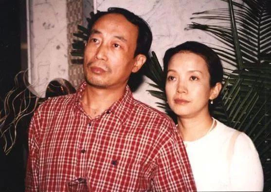 吕丽萍三段婚姻:一婚给了张丰毅,二婚丈夫猝死,三婚嫁给孙海英