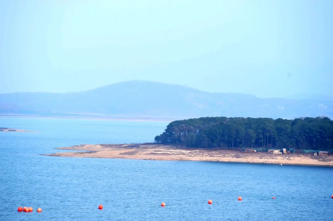 河南泌阳春光美,美就美在那铜山湖