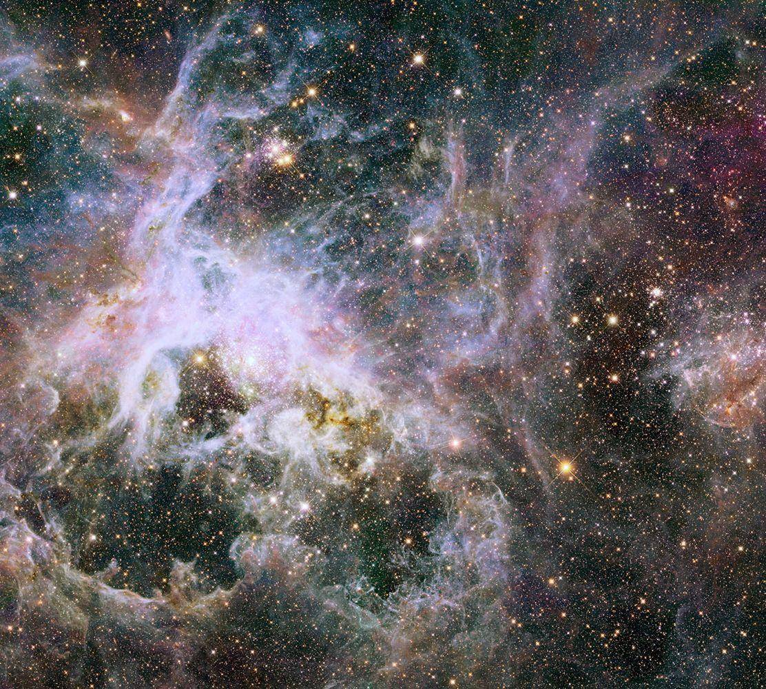 遥远的"类星体海啸"正在撕裂自己的星系