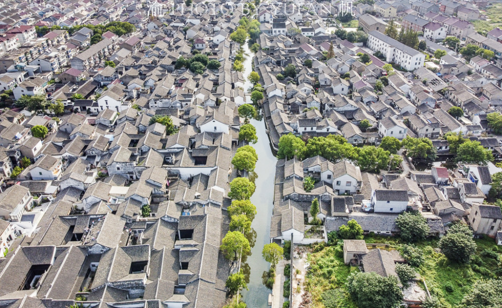 航拍苏州的黎里古镇,上帝的视角欣赏它的水乡风情