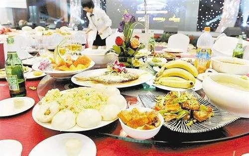 侠客岛:小小餐桌,何以牵动中国?