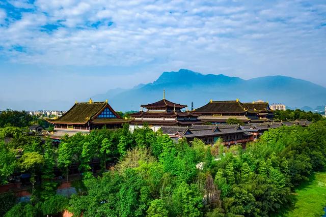 人间净土美丽寺院峨眉山大佛禅院