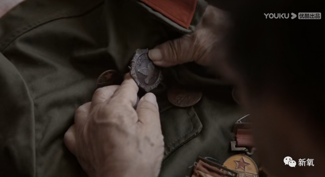 那些开着豪车摆摊的网红们,先憋忙着直播了…