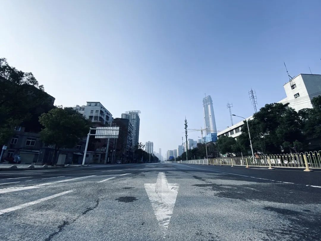 逆行四十日，香港摄记的武汉故事