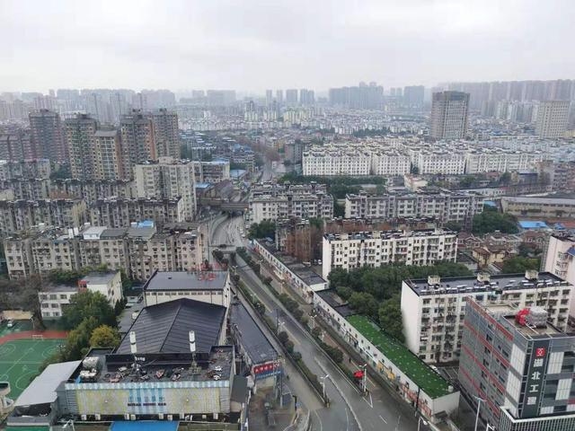 我们的记者在武汉，拍下一座空城