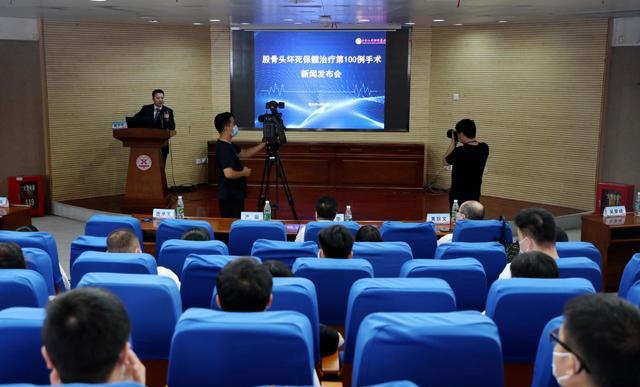 6月24日, 中南大学湘雅医院骨科主任唐举玉教授团队创新性采用 "吻合