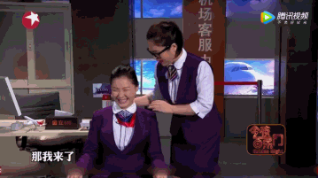 《今夜百乐门》的导演发现,2016年,金靖参加了该节目,凭借小品《机场