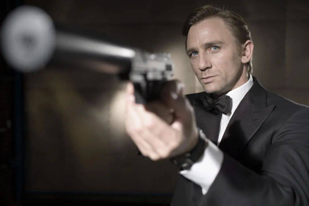 初代"邦德"肖恩·康纳利逝世,007电影如何回应50年政治风云?