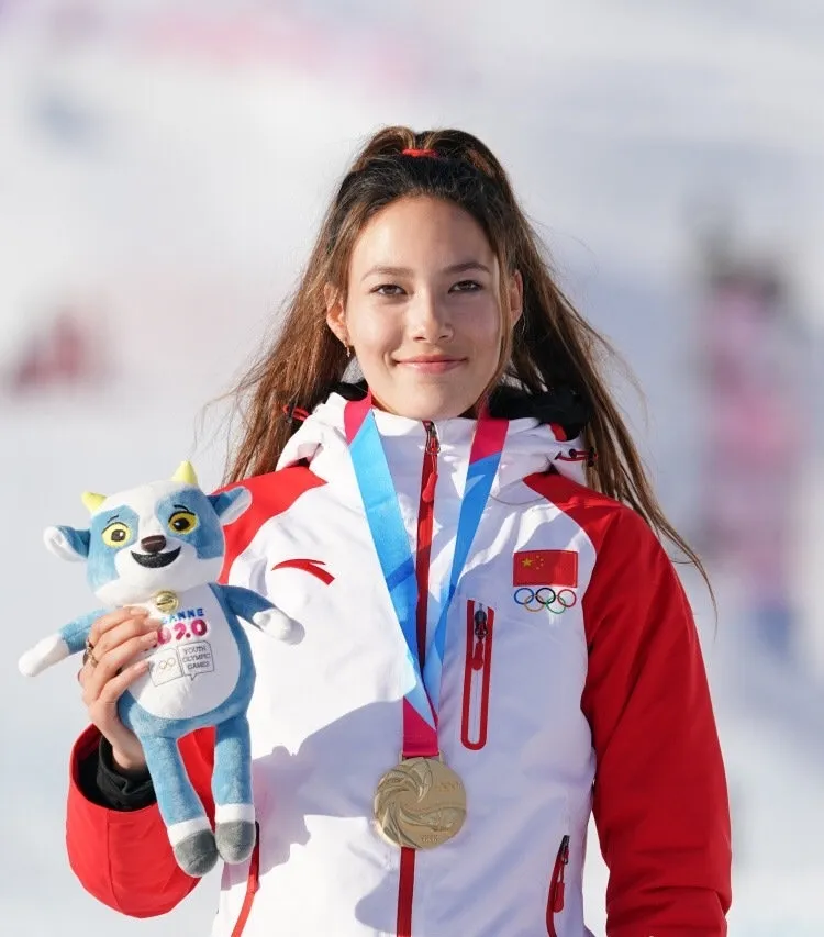 16岁的世界冠军,"天才滑雪少女"谷爱凌才是活成了几亿