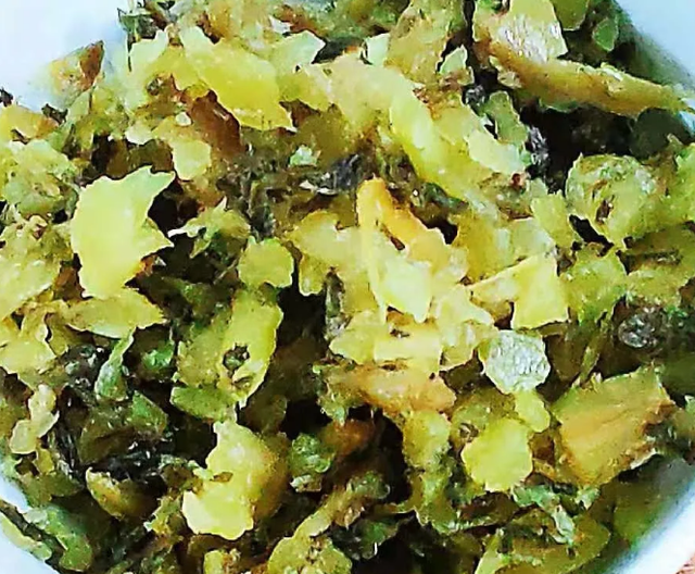 大叔家的家常菜雪菜炒腐竹香气扑鼻软糯脆爽家人爱吃