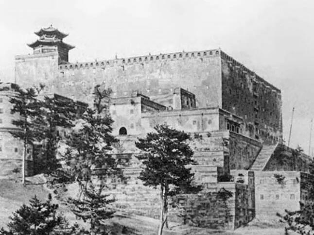 康熙皇帝为什么要建造避暑山庄，它有什么作用