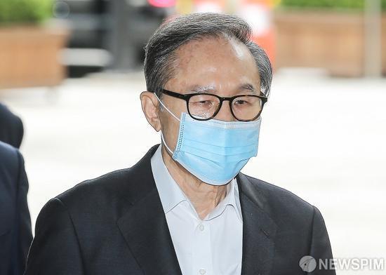 78岁韩国前总统李明博二审获刑17年当庭被捕