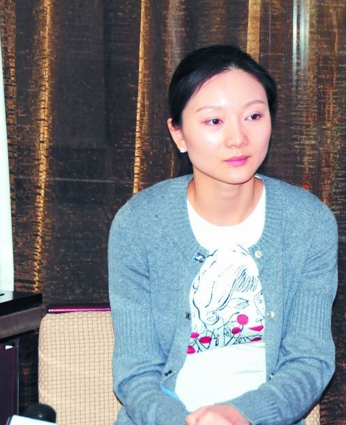 张艺谋方辟谣与陈剑导演关系太太陈婷没有兄弟