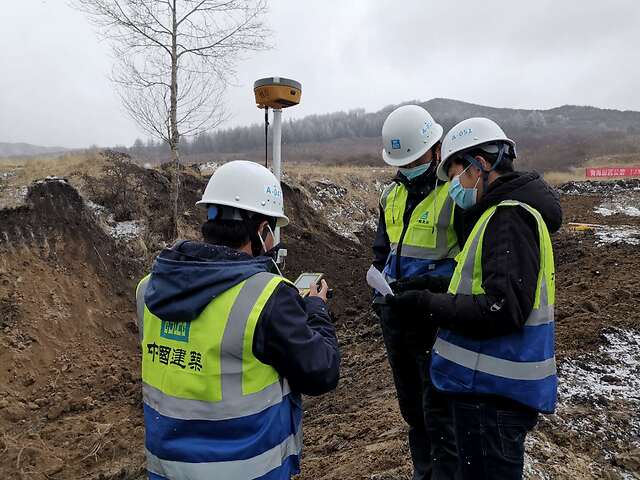 阳春三月,青海加西公路复工忙