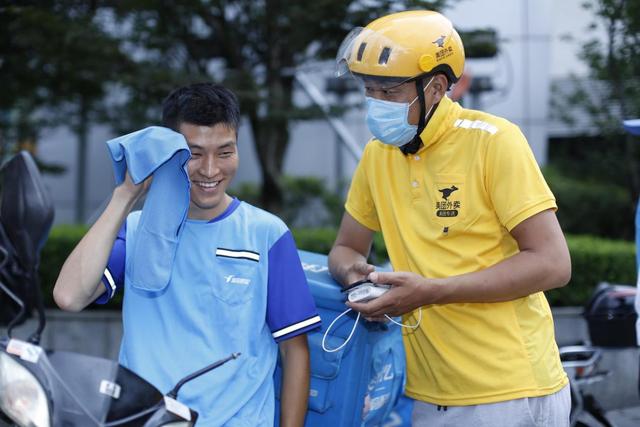 全国骑手喜提"清凉夏日" 美团发起6800场"717骑士节"庆祝活动