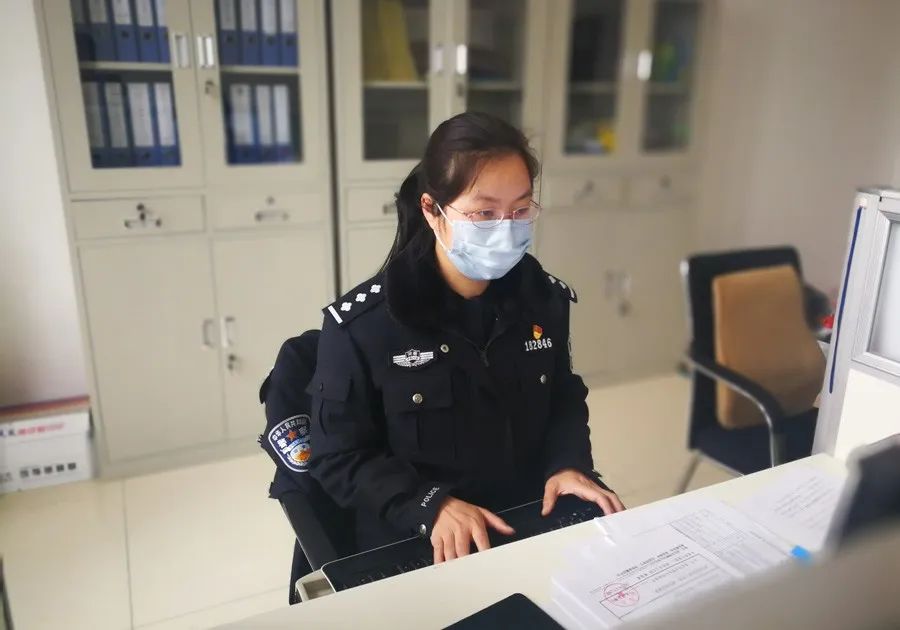 疫情面前显本色 军嫂女警献大爱