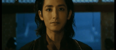 李洙赫 | 模特转行演员,《夜行书生》冷艳又危险,其实