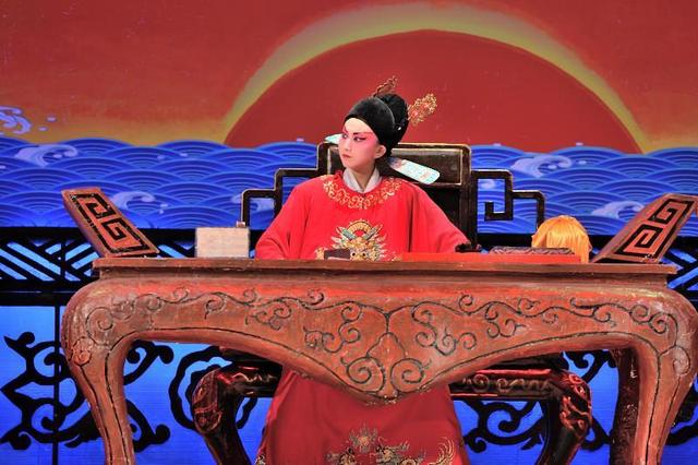 古时候“八府巡按”有多牛？相当于如今什么职位