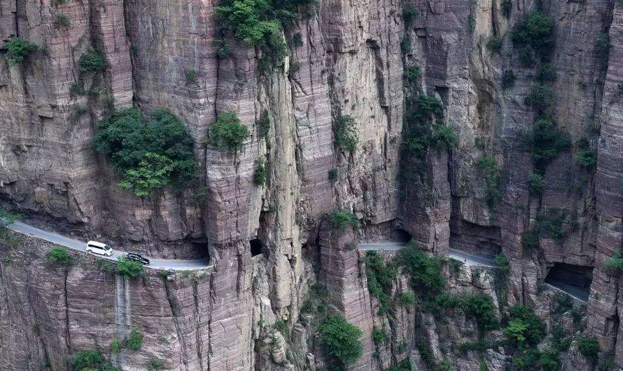 2,挂壁公路