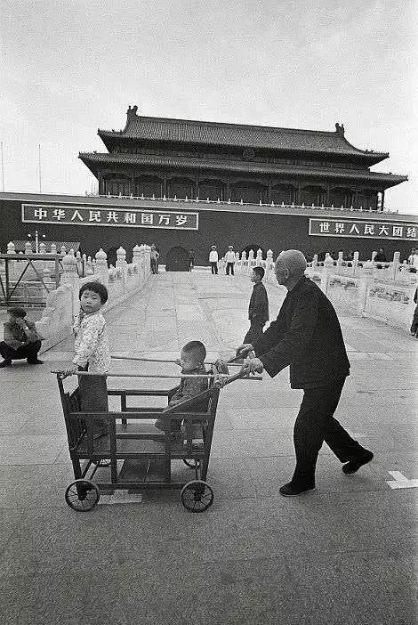 1965年对世界来说,中国是一个正在崛起的国度,这,些珍贵的图像捕捉到