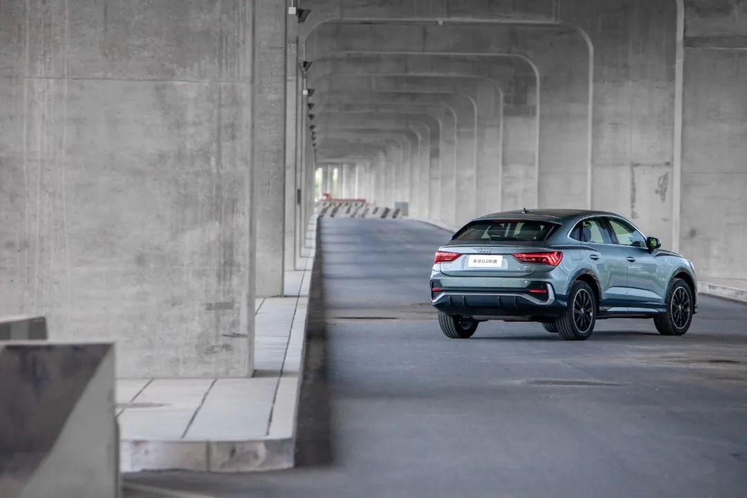 背影杀手,试驾奥迪q3 sportback
